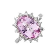 Ein Cluster-Ring 18 Karat