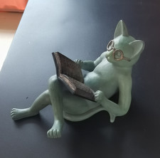Literatur Katze Statue