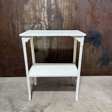 Kleiner Metall Tisch