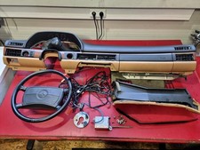 Armaturenbrett schwarz Dattel