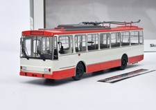 Skoda 14 TR Trolleybus beige /