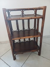 Kleines Rattanregal mit  3