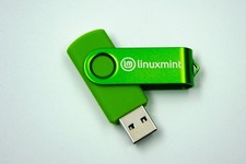 Linux Mint 22.3 'Zena'