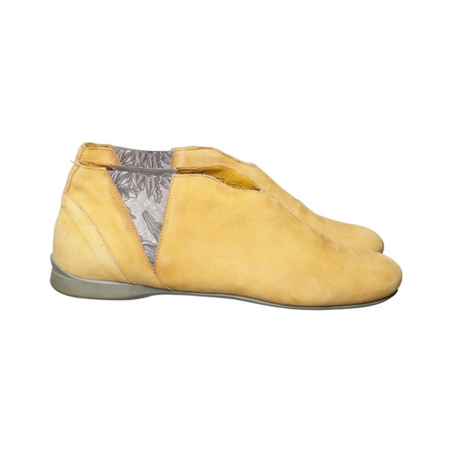 Think chelsea boots - chelsea,