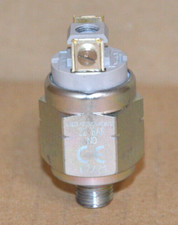 Sinntec DSD3-A0220N-NOA12 Druckschalter Schraubanschluss Neu/unbenutzt