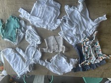 Neugeborenes Baby Junge