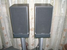 2 Regalboxen Grundig MBX II, 3 Wege, Bassrefl., Holz. 6Ohm, max. 100 Watt.