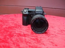 Olympus Camedia E-10 Digitalkamera mit Objektiv  / Ersatzteile
