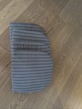 Vier Sitzpolster Gartenstuhl grau weiß Gestreift