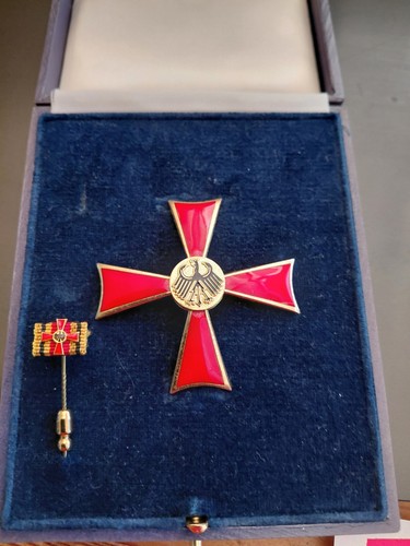 Bundesrepublick verdienstkreuz - bundesrepublick,