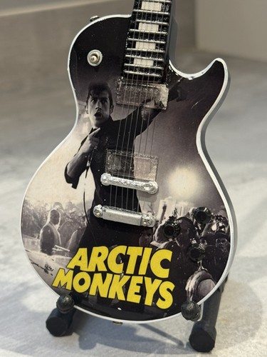 Arctic monkeys miniature - arctic,