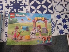 LEGO Friends 42607 Autumns Kälbchenstall, Bauernhof, 2 Figuren Set