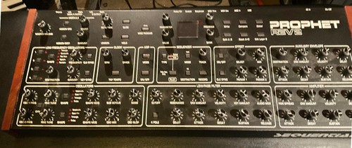Titel sequential prophet rev2 - titel:,