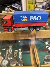  SIKU 2933 LKW MAN TGA mit Mitnahmestapler im Maßstab 1:55