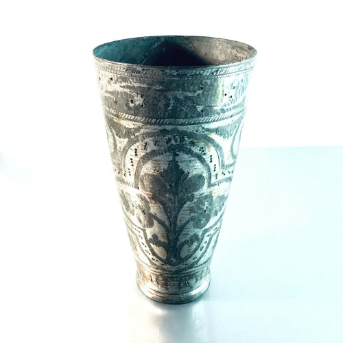Alter becher aus metall - alter,
