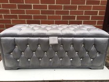 Handgefertigte gepolsterte Plüsch Samt Fußhocker osmanische Aufbewahrungsbox Gaslift & Füße