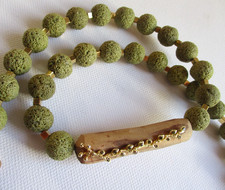 Designer Kette aus Lavaperlen