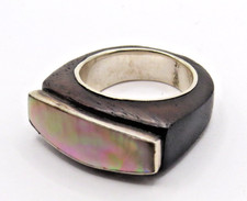 26087/ Vintage Designer Ring