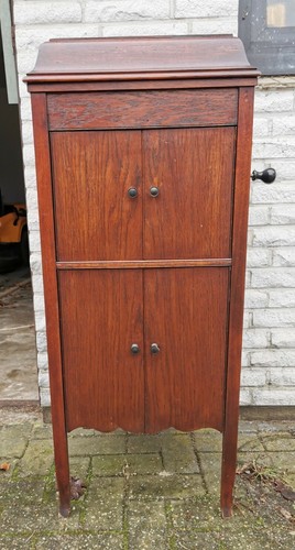 Altes schrankgrammophon - altes,