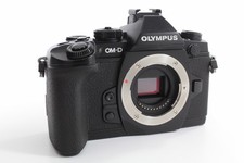 Olympus OM-D E-M1 Body schwarz, sehr guter Zustand, 3300 Auslösungen