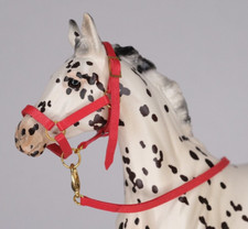 Breyer Peter Stone Resin Pferd Traditional Modellpferd Zubehör - Halfter rot