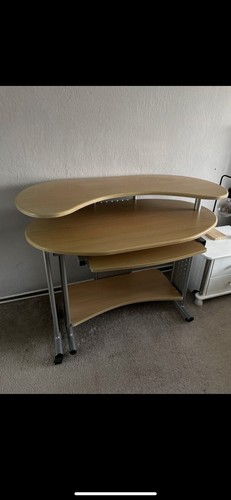 Schreibtisch