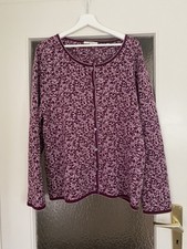 Maas Strickjacke 100% Schurwolle Gr. 46 Lila Beere Blumen