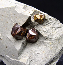 PYRIT Steinbruch Maibolte