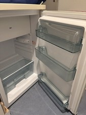 Kleiner Kühlschrank mit