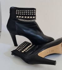 Stylishe Schwarze Ankleboots mit Silberen Applikationen Absatzschuhe Gr 39