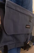 Eastpak Delegate 20L Laptoptasche Messenger Bag Taubenblau