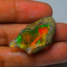 Großer Opal grob 24,00 Karat