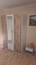 Kleiderschrank mit Nachttisch Kommode