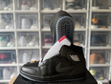 Jordan 1 Mid SE "Black