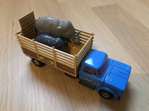 Corgi toys dodge - toys,