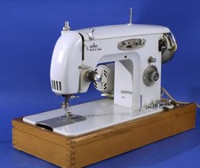 ADLER-RICCAR-NÄHMASCHINE-260