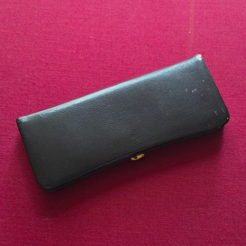 Stifteetui schwarz aus metall - stifteetui,