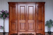 Nr.2094 Kleiderschrank