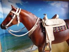Westernsattelset  1:9 Rindleder hell  für Breyer traditional Pferd