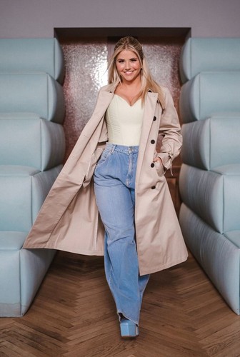 Foto 439 beatrice egli - 439, •