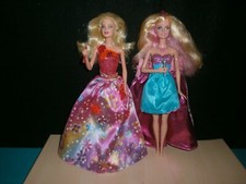 Barbie 2 Barbie Puppen Musik Bühne Auftritt Mattel mit Musikfunktion Rockstar 