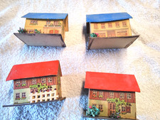 4 Alte Pappmache Hauser GR CA 8x6x8cm