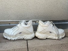 Weisse Buffalo Stiefel mit