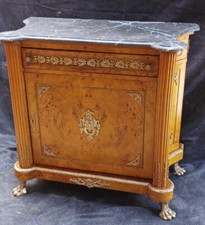 Schöne einzigartige Kommode aus Massivholz Marmorplatte aus einem Schloss in Bordeaux