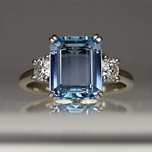 Himmelblauer topas und - himmelblauer,