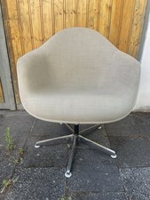 Charles Eames Contract 5-Base  Chair  Hopsak beige dreh- und höhenverstellbar
