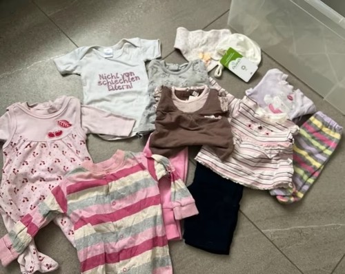 Babykleidung