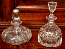 2 Karaffen geschliffenes Glas