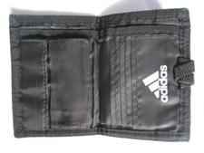Adidas Geldbeutel aus