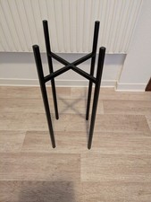 Blumenhocker-Metall-Schwarz